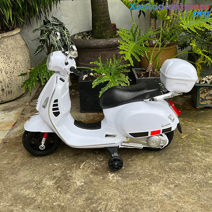 Xe máy Vespa chạy điện dành cho bé Q618 8